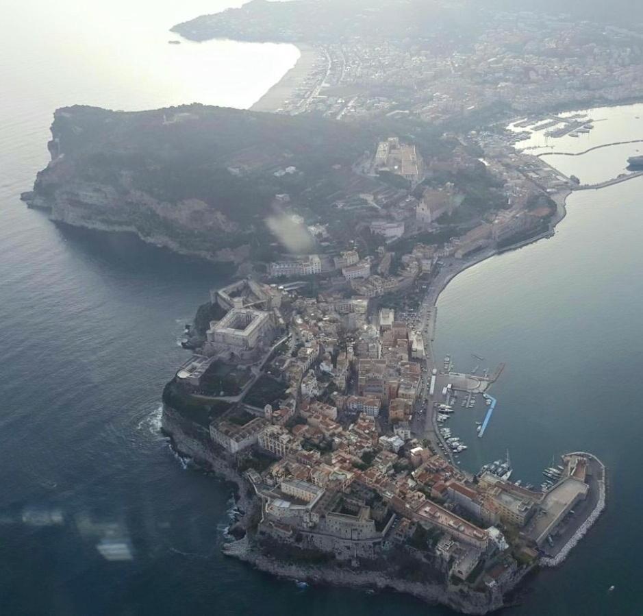 Brezza Di Mare Gaeta B&B Exterior photo